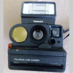 polaroid 2390 land camera japanski foto aparat besplatni mali oglasi