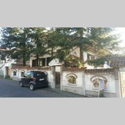vila, zvezdara, 185 m2,na 4 ara placa besplatni mali oglasi