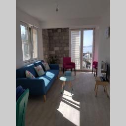 kumbor stan 26m2 20m2 terasa, blizu mora, novo besplatni mali oglasi