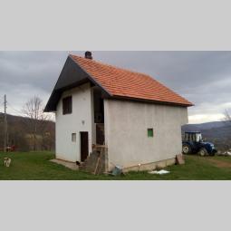 dve kuće, štala i zemljište besplatni mali oglasi