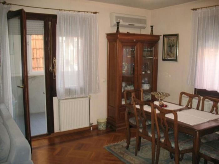 stan, ul mladenovačka (kod škole crnjanski), 4 0, 103m2, 3 4, uknjižen besplatni mali oglasi
