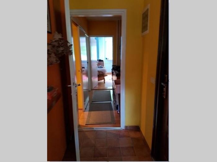 cerak, 2 5, vpr, 70m2, garaža, parking mesto, dvorište, renoviran besplatni mali oglasi
