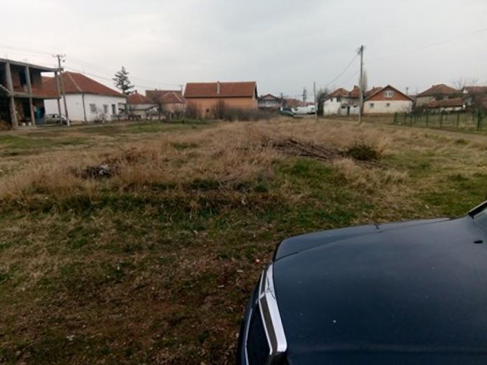 na prodaju plac 16 ari dozvoljena gradnja besplatni mali oglasi