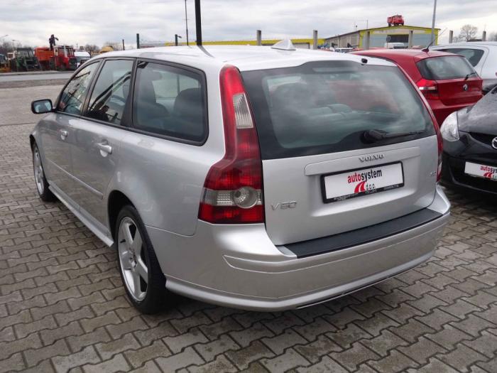 volvo v50 1 6d besplatni mali oglasi