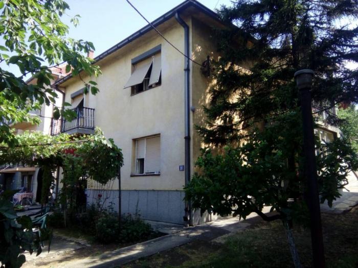 kuća u mladenovcu besplatni mali oglasi