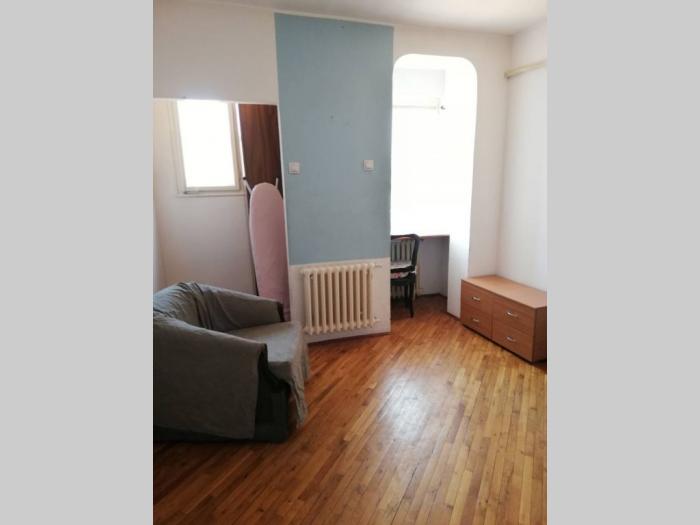 4 0, 76m2, vračar, crveni krst, jovana rajića besplatni mali oglasi