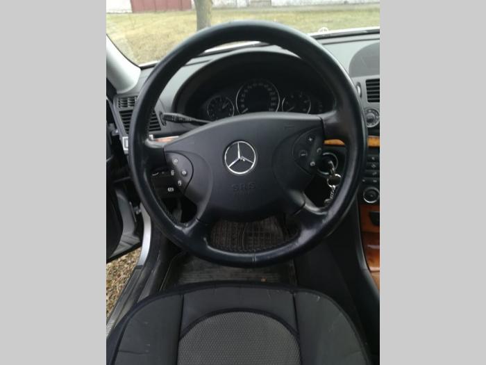 mercedes benz e 220 besplatni mali oglasi