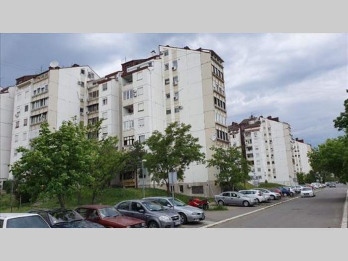 dvosoban, 42m2,uknjižen,top lokacija,ivana ribara besplatni mali oglasi