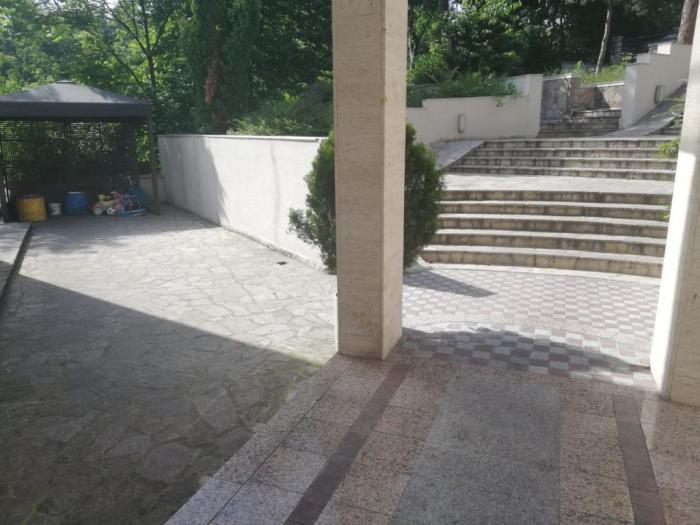 dedinje, kod belog dvora, stan 166m2 besplatni mali oglasi