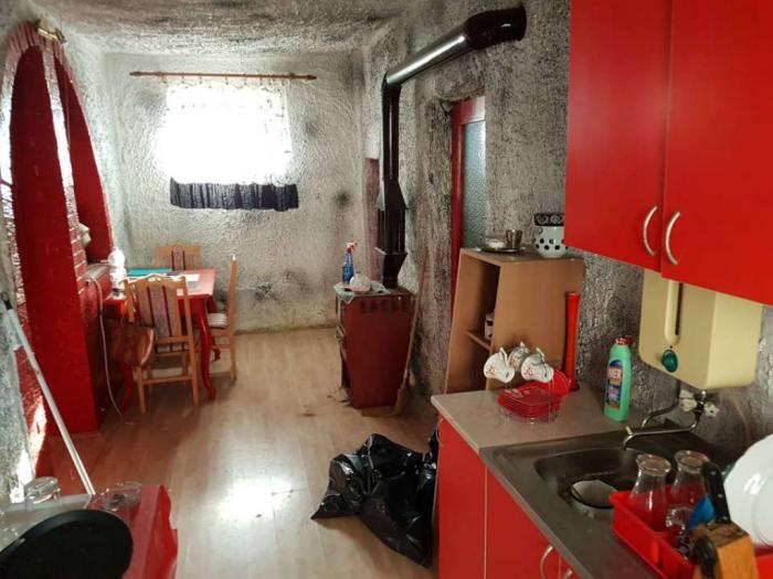 kuća u stajićevu besplatni mali oglasi