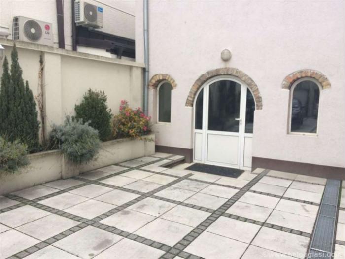 lokal 81m2, novi beograd zemun besplatni mali oglasi