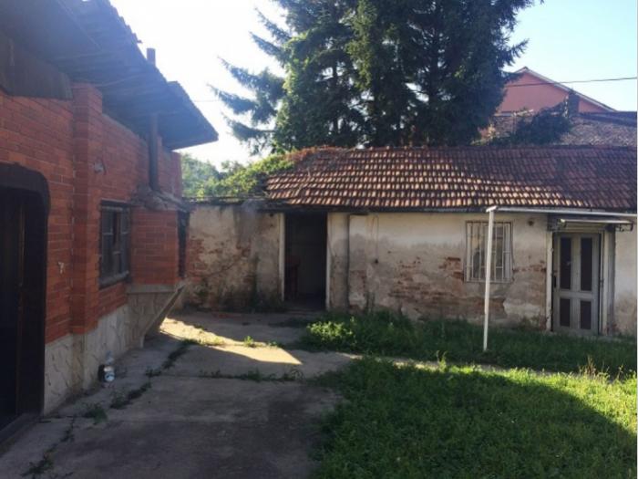 kuća u centru grada besplatni mali oglasi