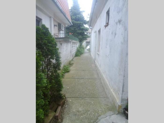 prodajem stan u kući na lekinom brdu voždovac besplatni mali oglasi