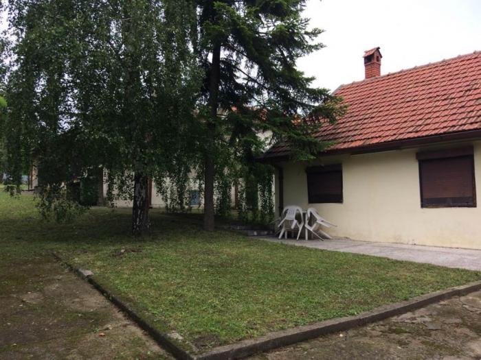 kuća u belom potoku, ispod same avale, u centru, povoljno besplatni mali oglasi