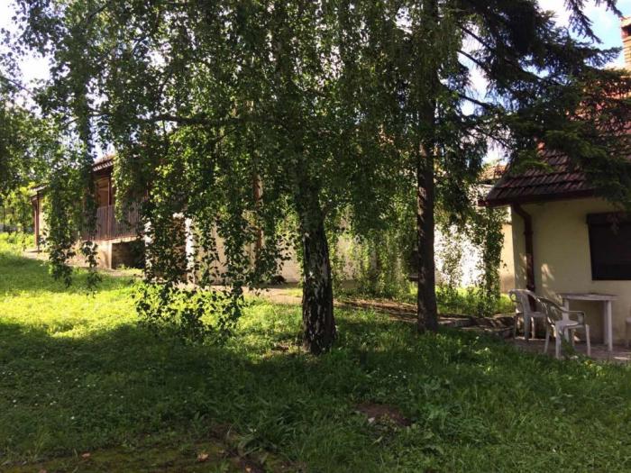 kuća u belom potoku, ispod same avale, u centru, povoljno besplatni mali oglasi