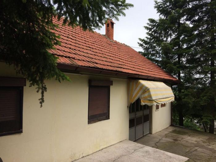 kuća u belom potoku, ispod same avale, u centru, povoljno besplatni mali oglasi