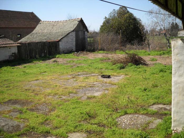 kuća 120m2 dvorište bašta 30ari radojevo besplatni mali oglasi