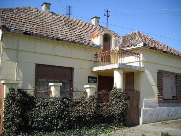 kuća 120m2 dvorište bašta 30ari radojevo besplatni mali oglasi