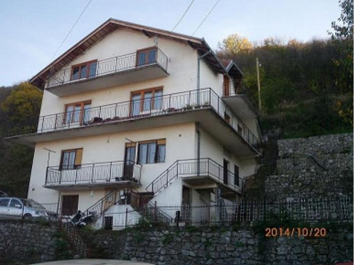 kuća soko banja, može zamena besplatni mali oglasi