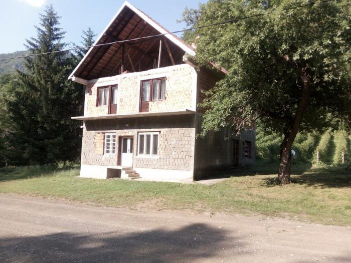 kuća pored reke ljubovija besplatni mali oglasi