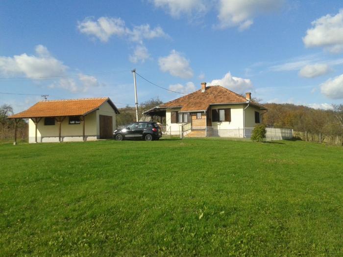 prodajem kuću u koštunićima besplatni mali oglasi