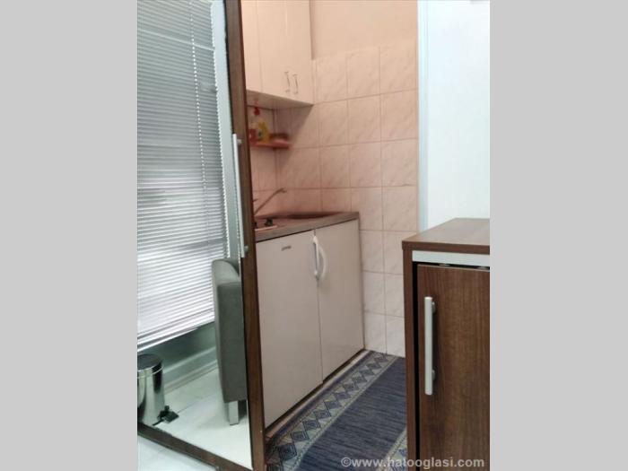 izdaje se lokal 25m2 u atrijumu zgrade kod arene besplatni mali oglasi