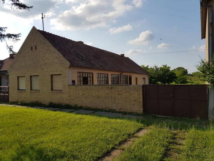 četvorosobna kuća u stajićevu od 180m2 besplatni mali oglasi
