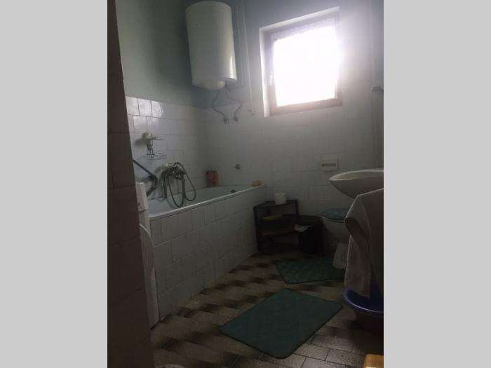 spratna kuća podnožje brega vršac besplatni mali oglasi