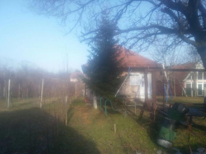 prodajem vikendicu u čortanovcima besplatni mali oglasi