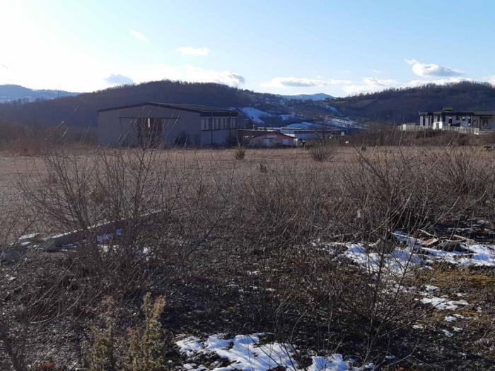 izdajem plac sa magacinom na zlatiboru, mesto mačkat besplatni mali oglasi