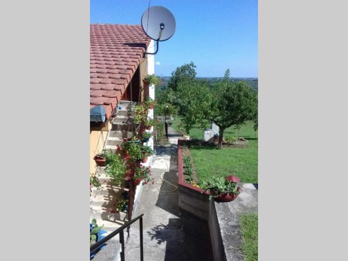 prodajem vikendicu u cereviću besplatni mali oglasi