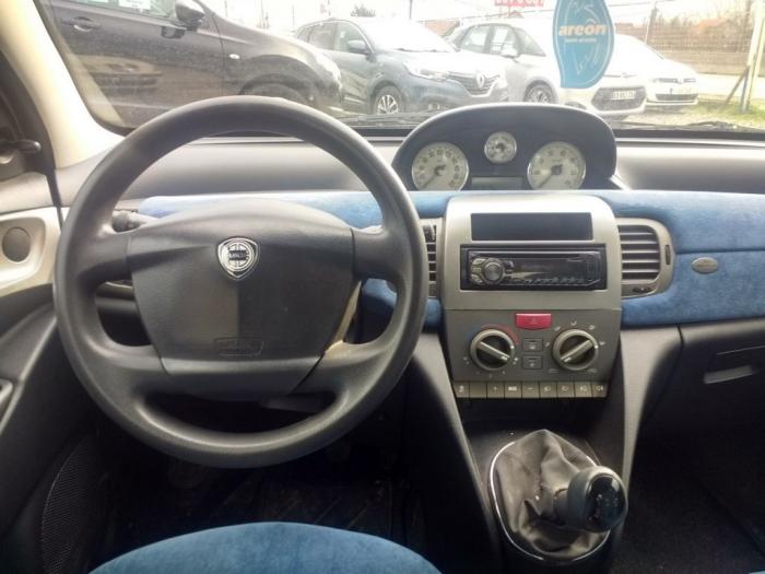 lancia ypsilon 1 3mtj besplatni mali oglasi