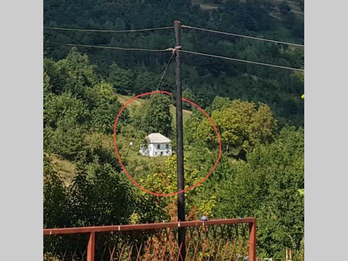 dve kuće, štala i zemljište besplatni mali oglasi