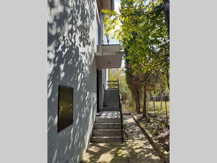 na prodaju kuća u sremčici, 300 m2 besplatni mali oglasi