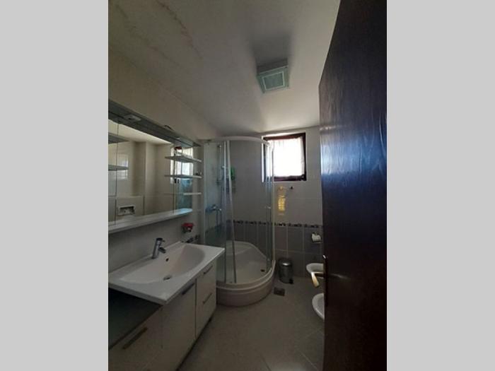 na prodaju kuća u sremčici, 300 m2 besplatni mali oglasi