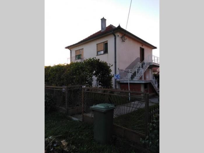 prodajem kuću u aranđelovcu, 1 km od centra i 14,5 ari placa besplatni mali oglasi