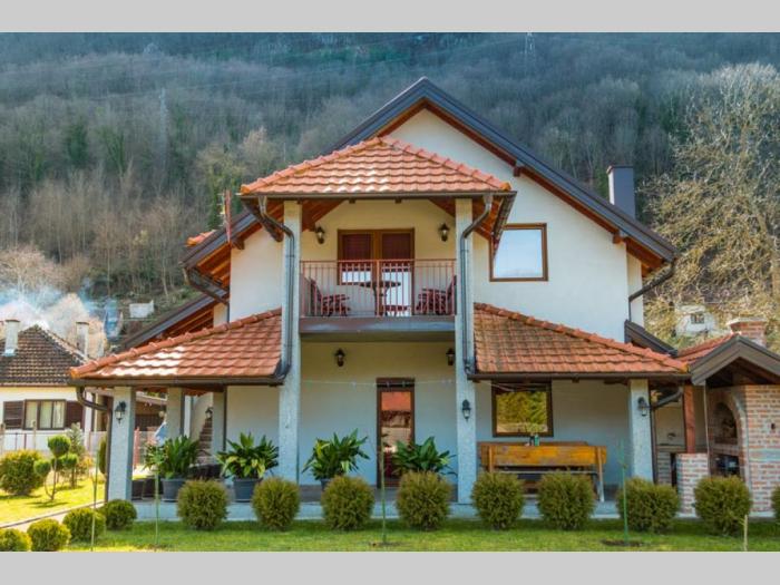 bajina bašta perućac, prelepa vikend kuća u podnožju tare besplatni mali oglasi