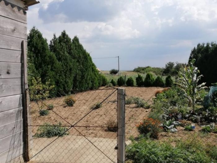 prodajem kuću sa pomoćnim objektom krušedol besplatni mali oglasi