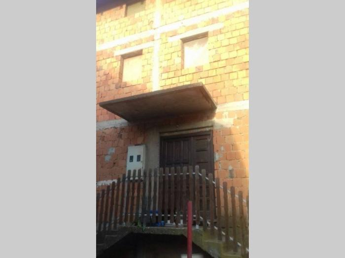 prodajem kuću 350m2 pored beograda,4 ara placa besplatni mali oglasi