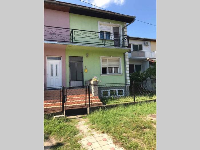 kuća u nizu u kertvarošu, subotica besplatni mali oglasi