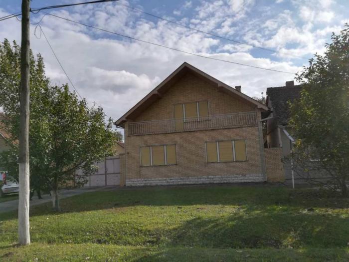 kuća sa mansardom besplatni mali oglasi