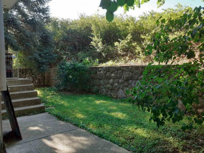 kuća, avala, prnjavor, 150 m2 25m2 terase, 35m2 garaža, 8 ari besplatni mali oglasi