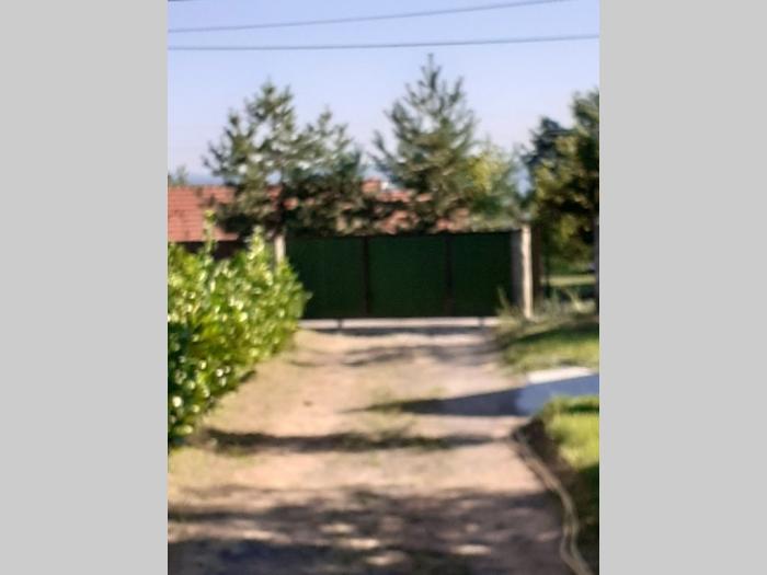 kuća, avala, prnjavor, 150 m2 25m2 terase, 35m2 garaža, 8 ari besplatni mali oglasi
