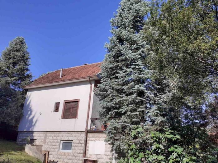 kuća, avala, prnjavor, 150 m2 25m2 terase, 35m2 garaža, 8 ari besplatni mali oglasi