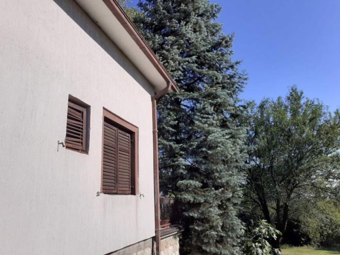 kuća, avala, prnjavor, 150 m2 25m2 terase, 35m2 garaža, 8 ari besplatni mali oglasi