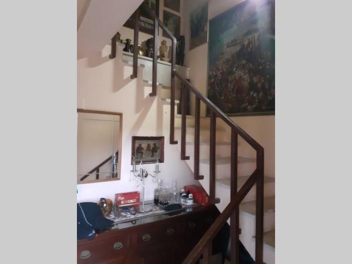 kuća, avala, prnjavor, 150 m2 25m2 terase, 35m2 garaža, 8 ari besplatni mali oglasi
