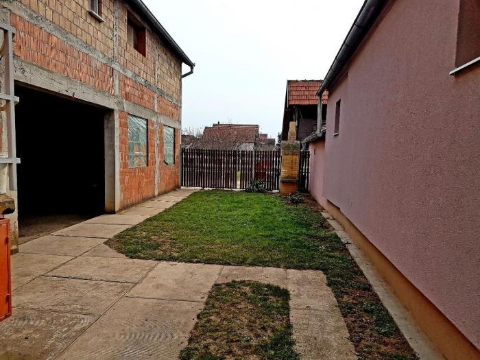 kuća i pomoćni objekat bački jarak besplatni mali oglasi