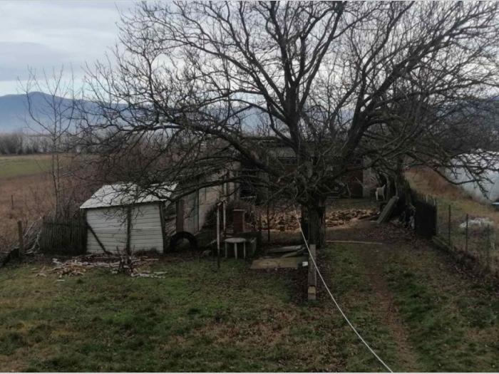 kuća i plac besplatni mali oglasi