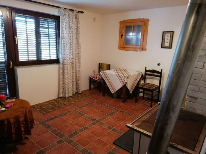 perlez vikendica prodaja 50m2 i 43 ara placa besplatni mali oglasi