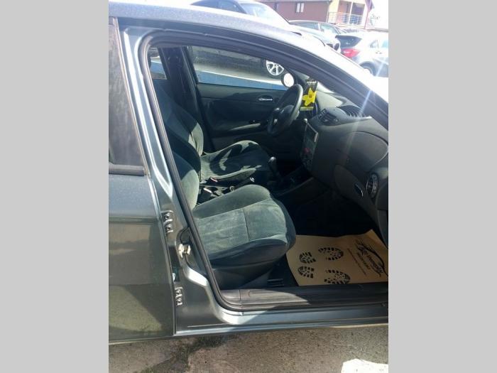 alfa romeo 147 1,6 b besplatni mali oglasi